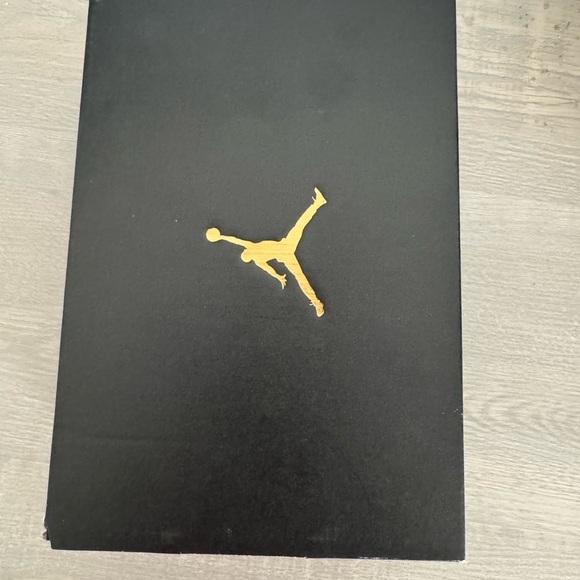 BABY JORDANS - Picture 2 of 3